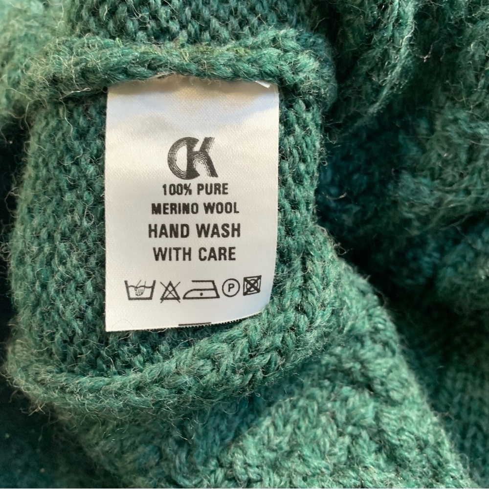 Women's Green Cable Knit Cardigan - Picture 11 of 11